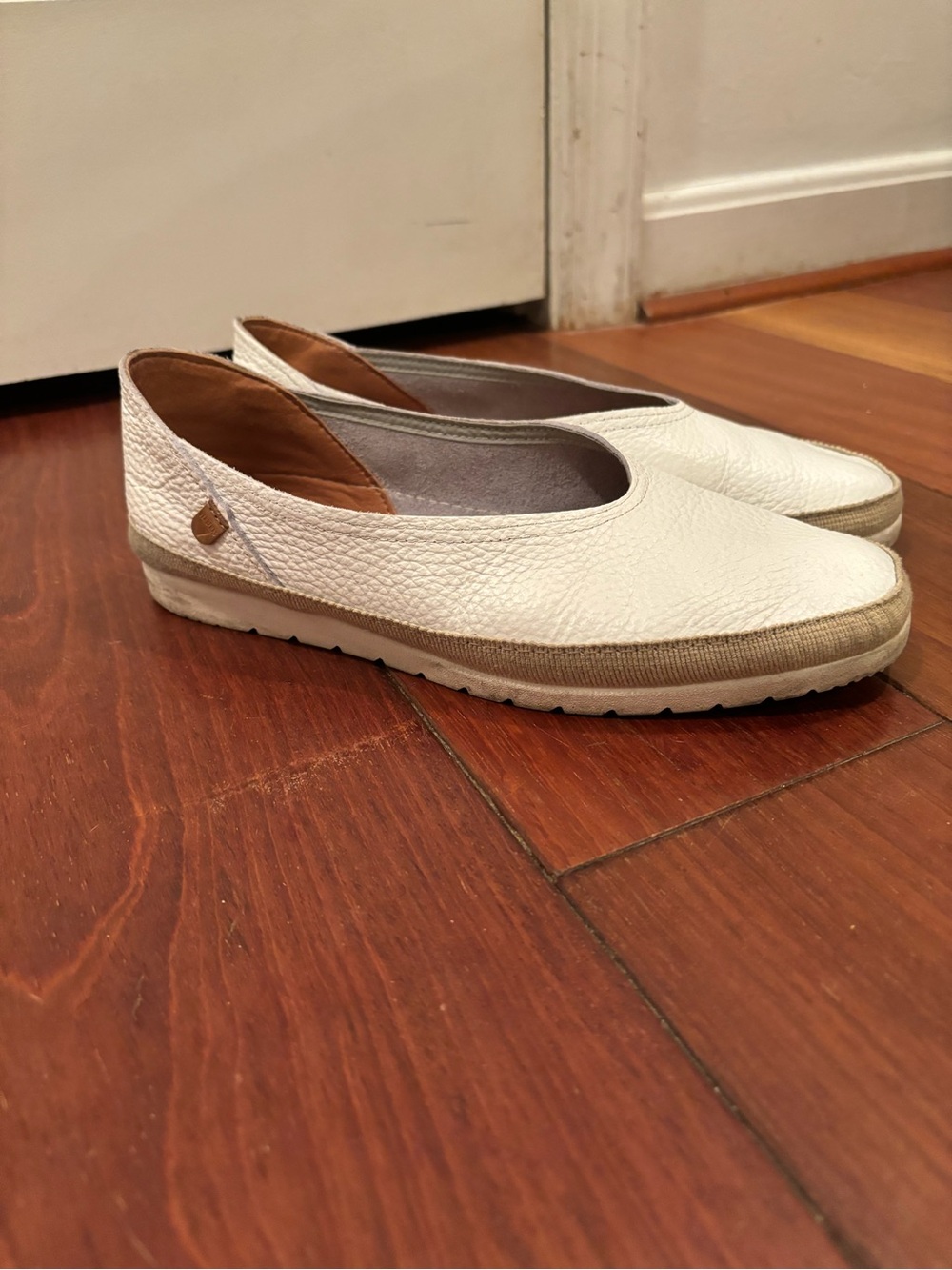 Verbenas White Leather Flats 40